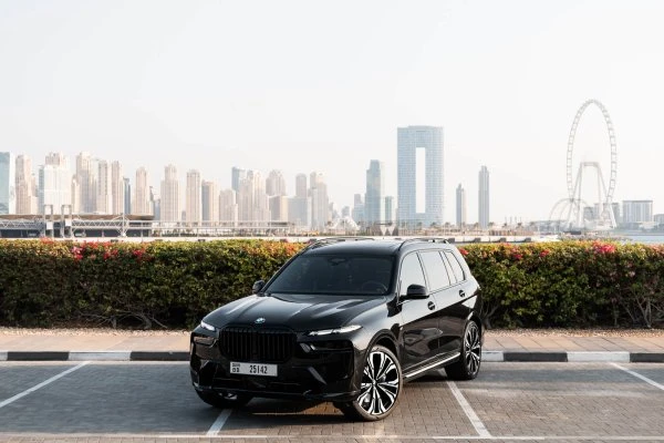 BMW X7 ny generation svart