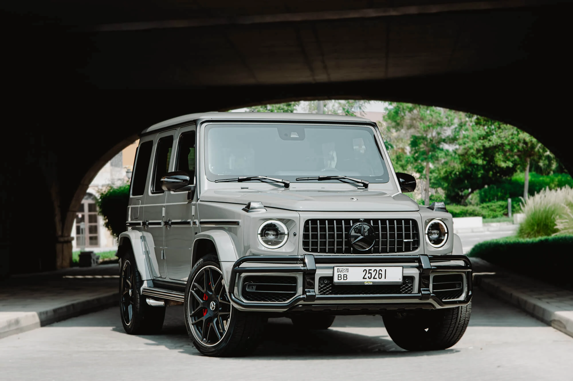 灰色奔驰 G63 AMG