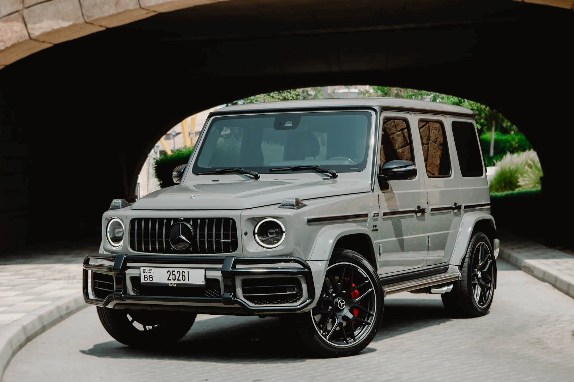 灰色奔驰 G63 AMG