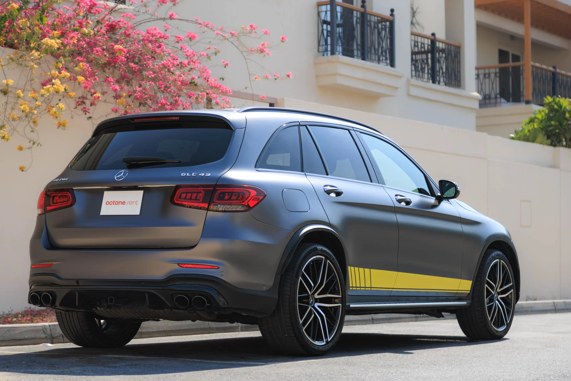 Mercedes GLC43 AMG Cinzento e Amarelo Mercedes GLC43 AMG Cinzento e Amarelo