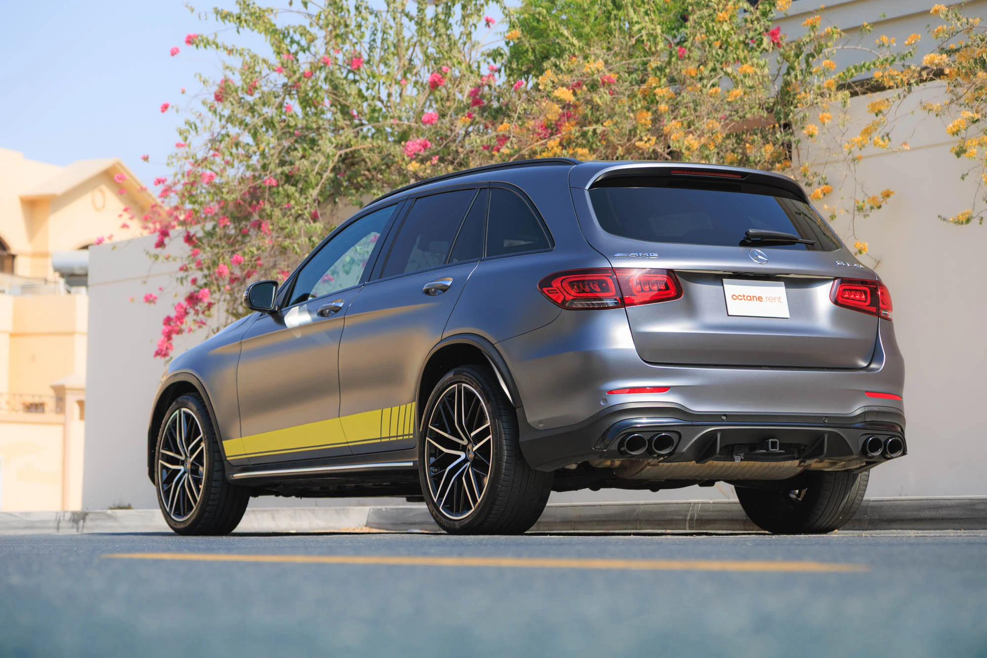 Mercedes GLC43 AMG Cinzento e Amarelo Mercedes GLC43 AMG Cinzento e Amarelo