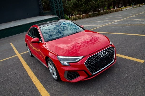 Dubai'de Audi A3 Red Kiralama - Octane.Rent