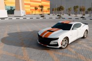 Chevrolet Camaro белый и оранжевый