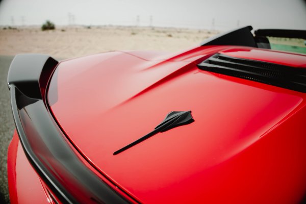 Dubai'de Chevrolet Corvette Red Kiralama - Octane.Rent