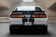 Dodge Challenger белый и черный