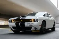 Dodge Challenger белый и черный