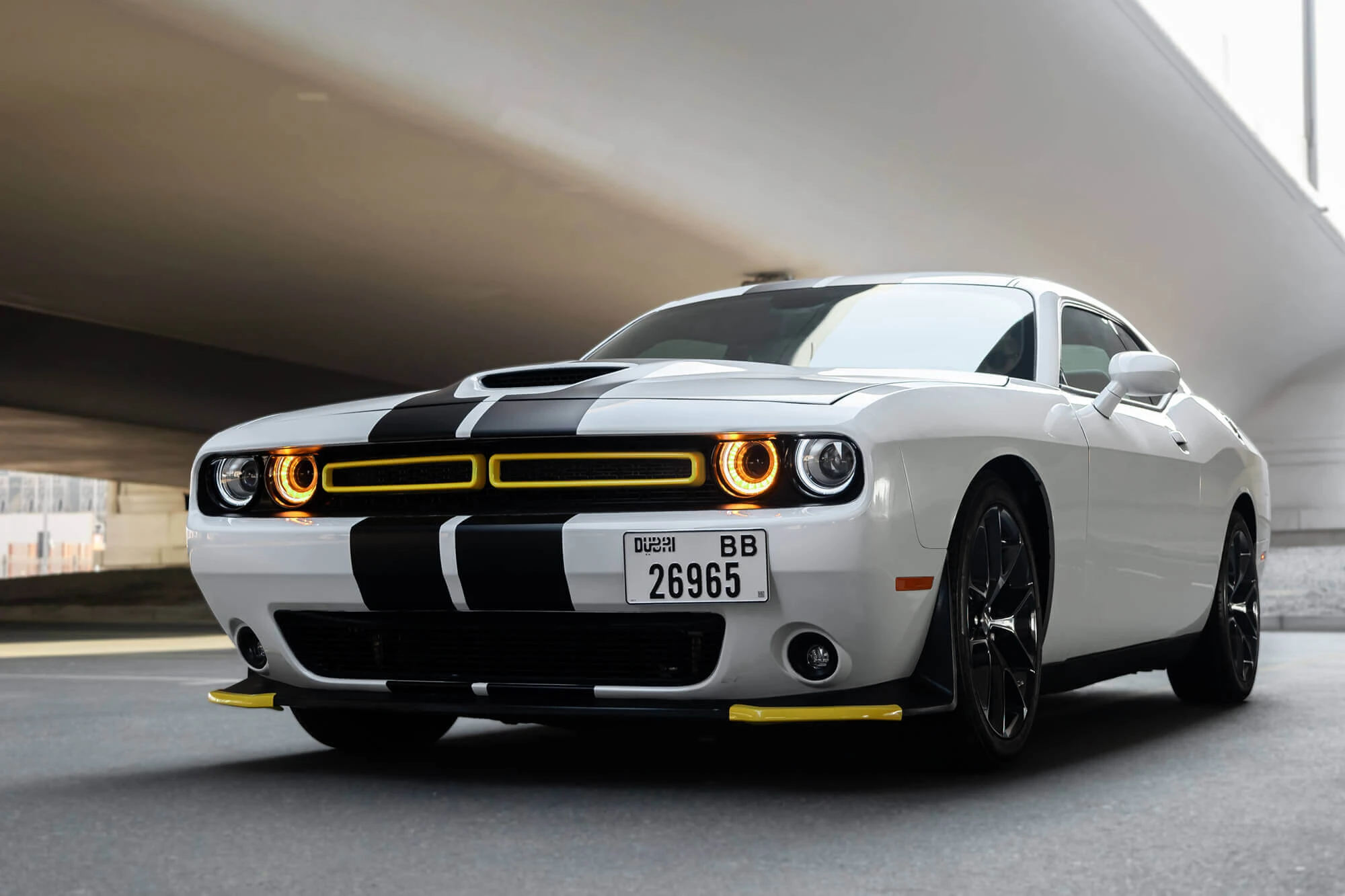 Dodge Challenger Beyaz ve Siyah