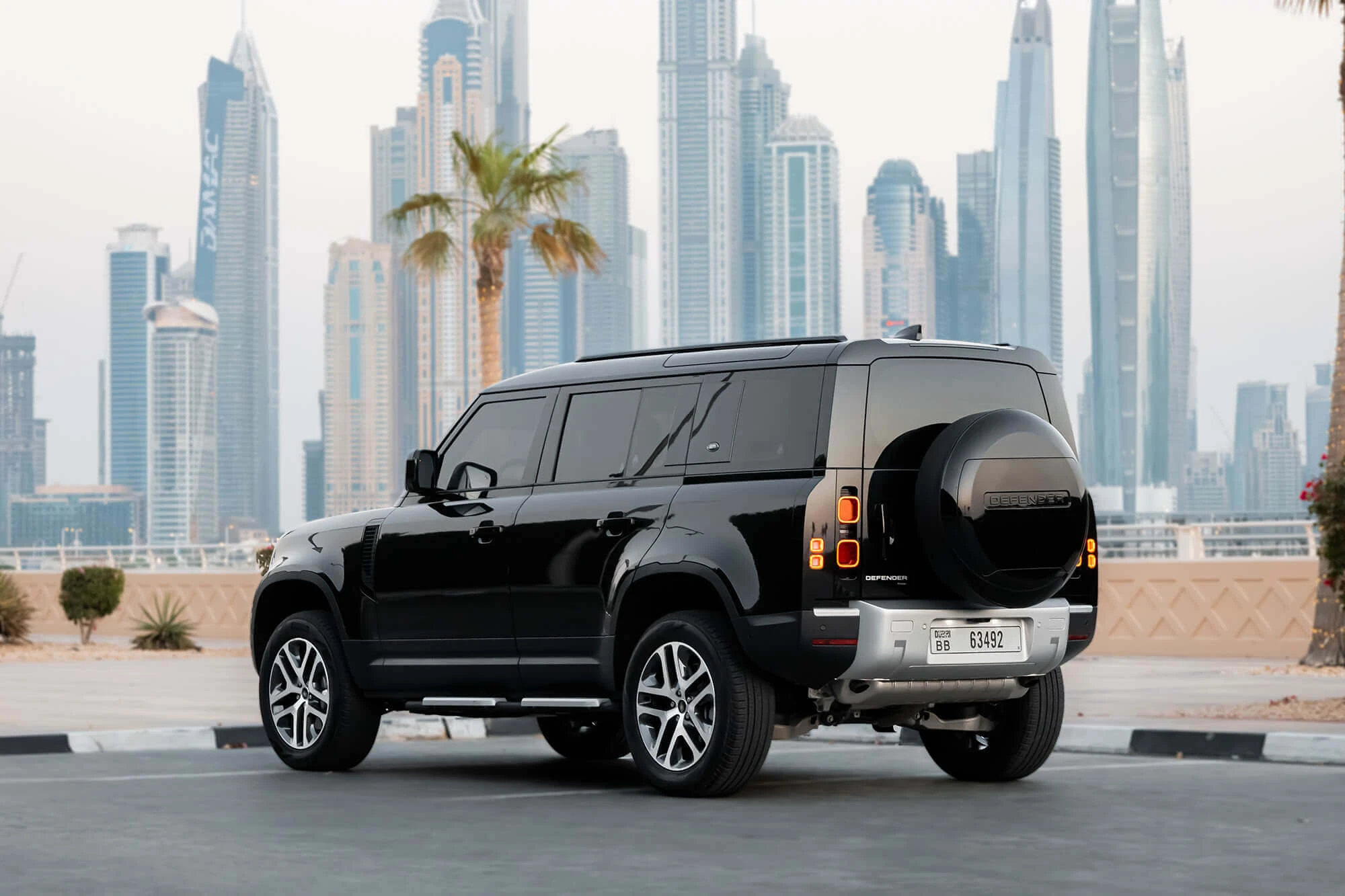 Land Rover Defender Black