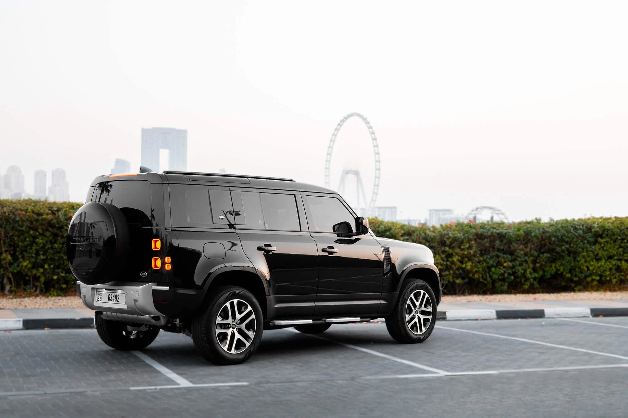 Land Rover Defender Black