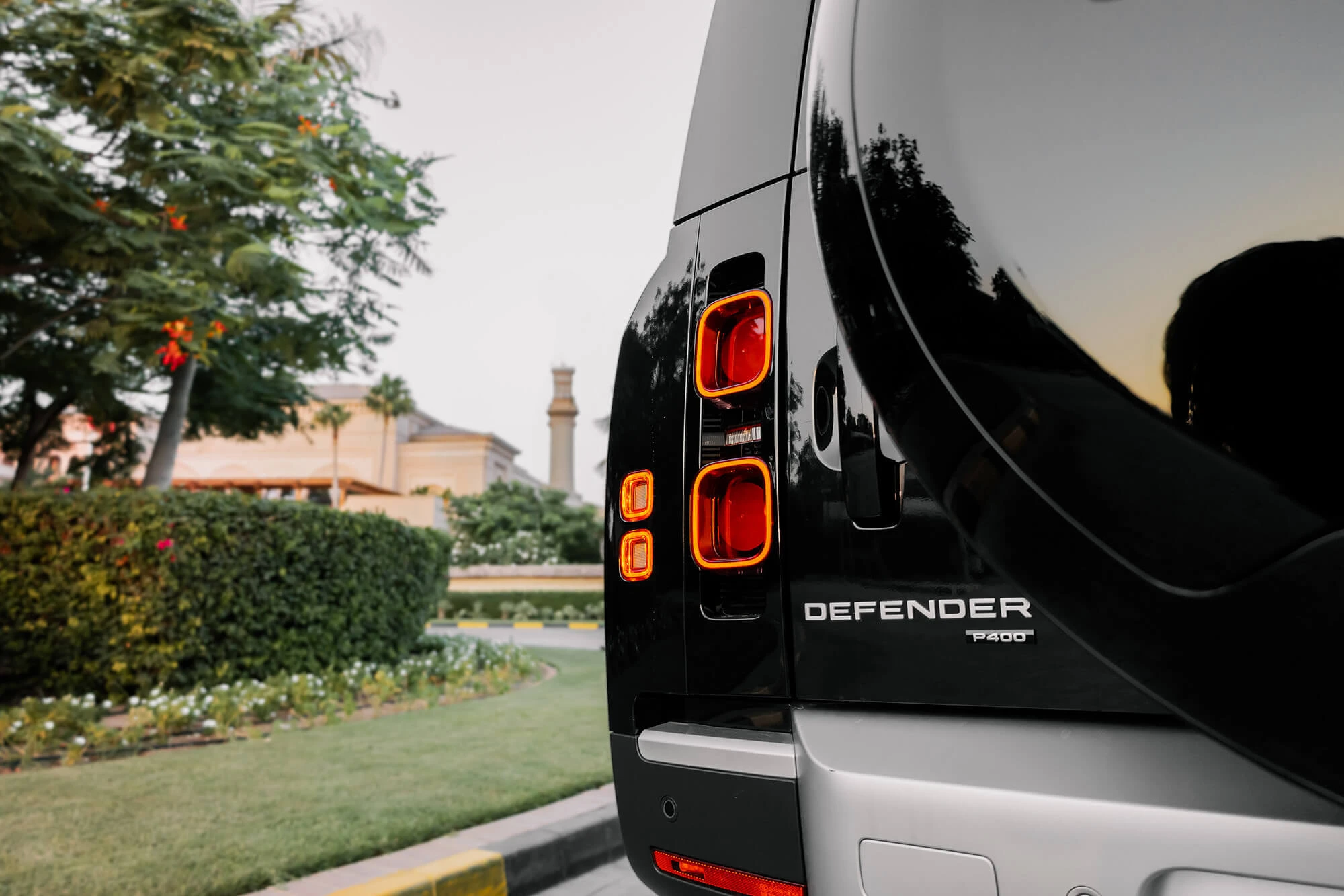 Land Rover Defender Black