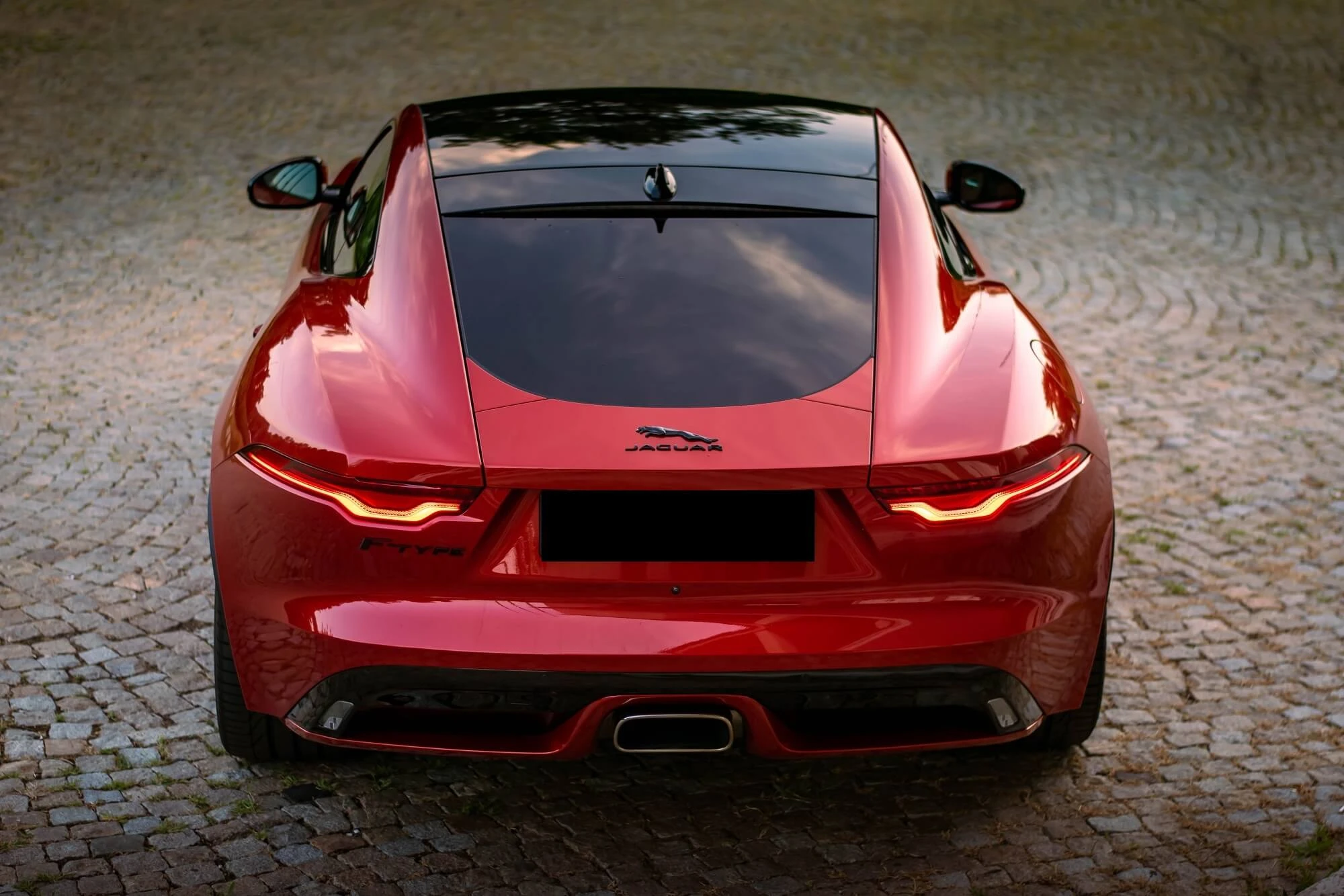 Jaguar F-Type Coupe Red