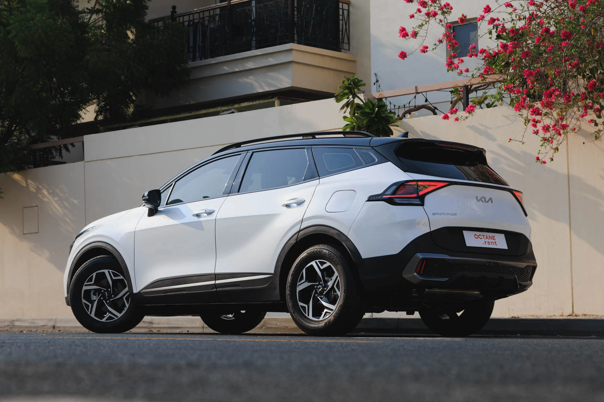 Kia Sportage New Gen белый и черный