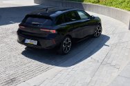 Opel Astra Black