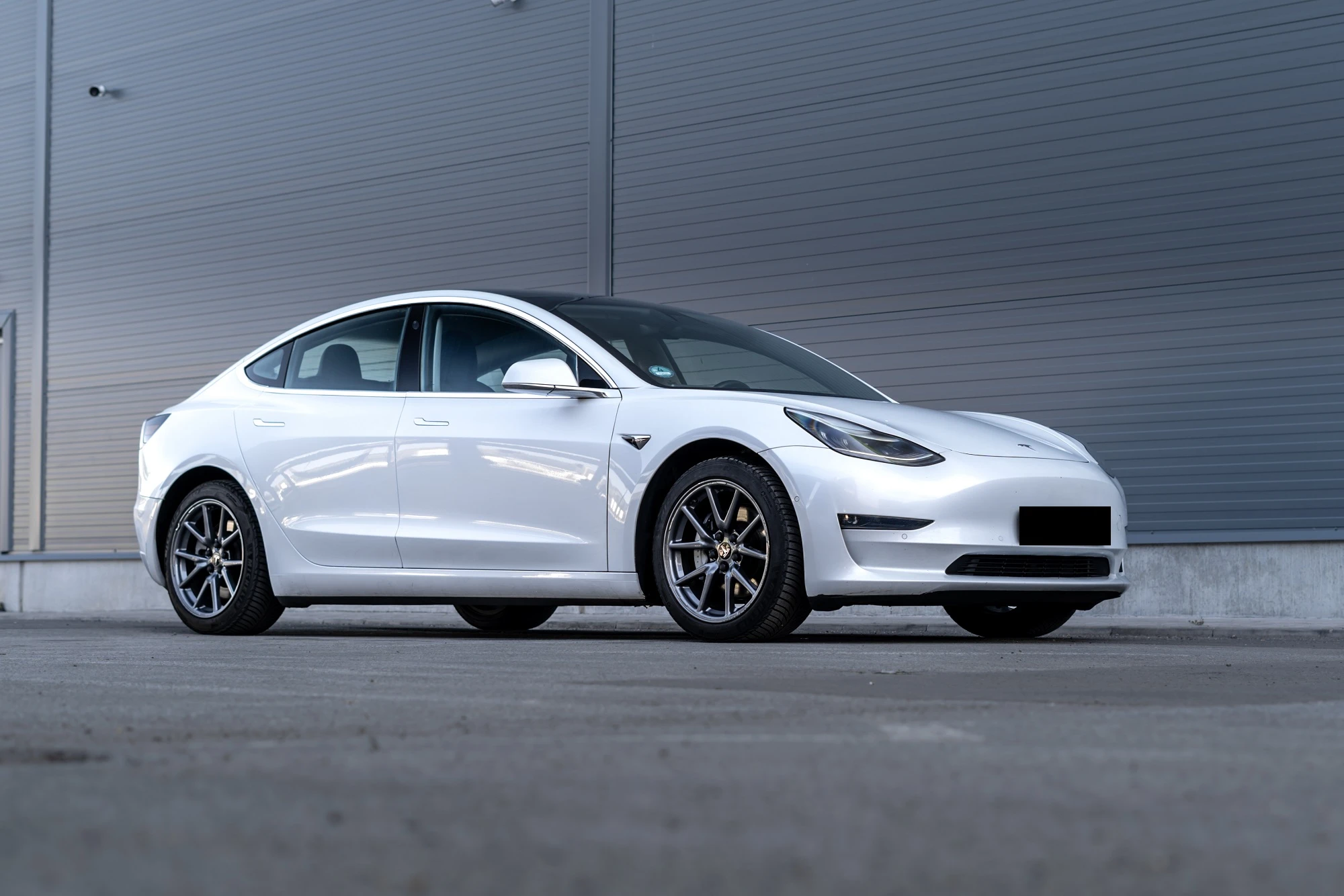 Tesla Model 3 Long Range Dual Motor White