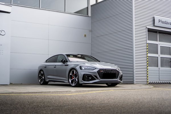 Audi RS5 Grey