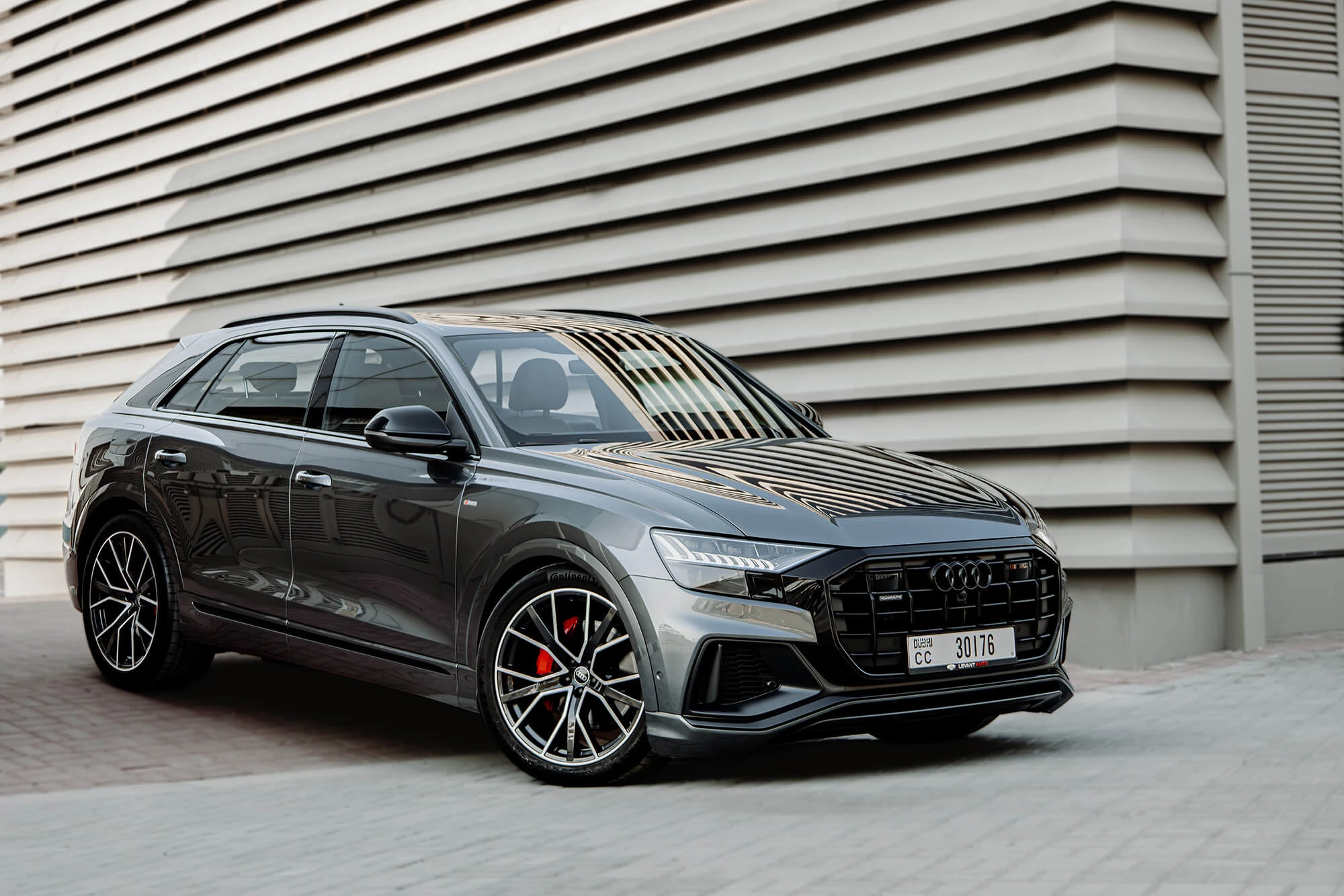 Audi Q8 Gris