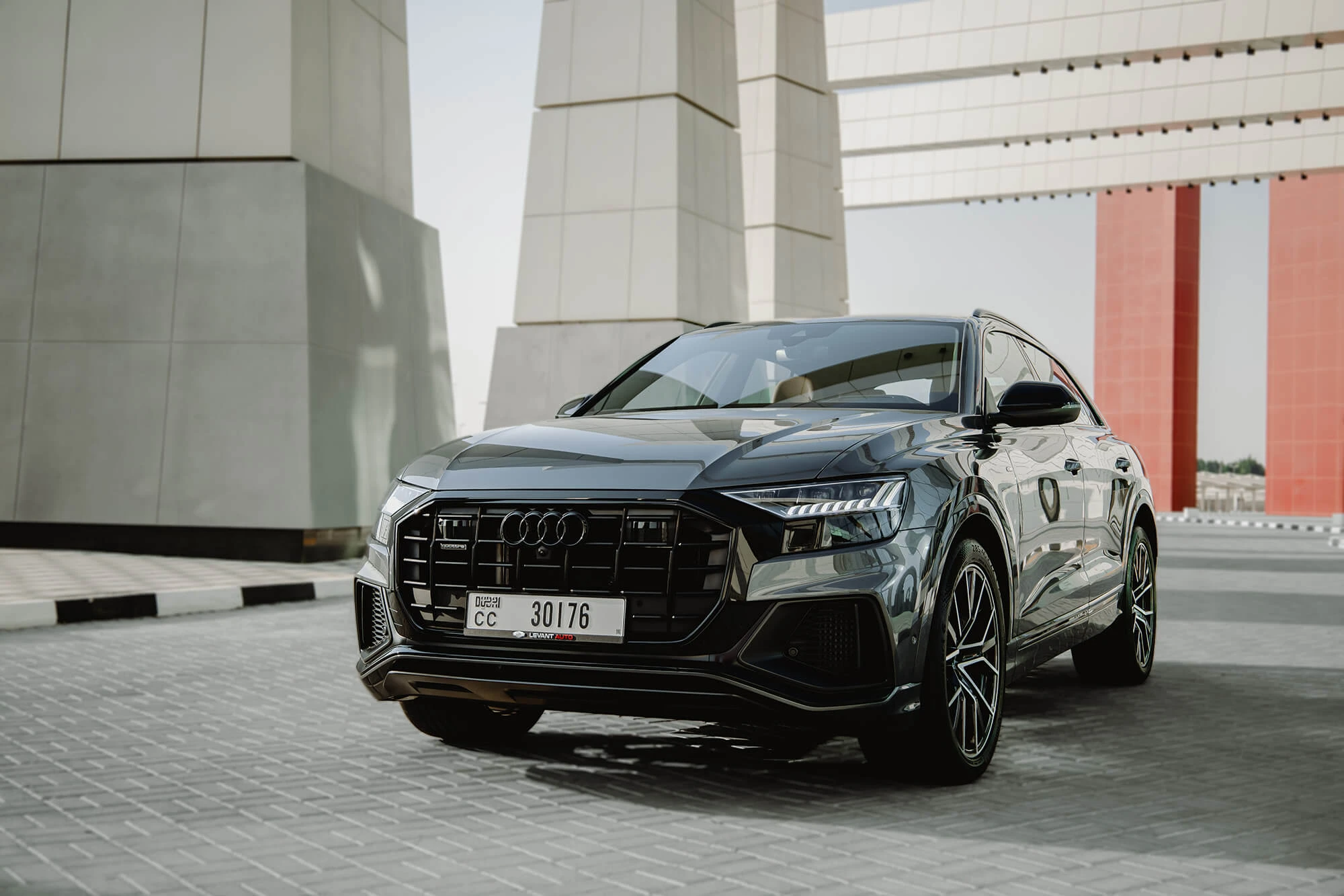 Audi Q8 Gris