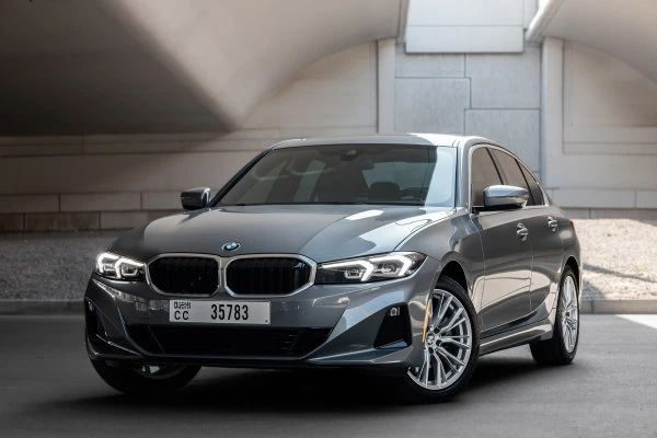 BMW 330 Nieuwe generatie grijs