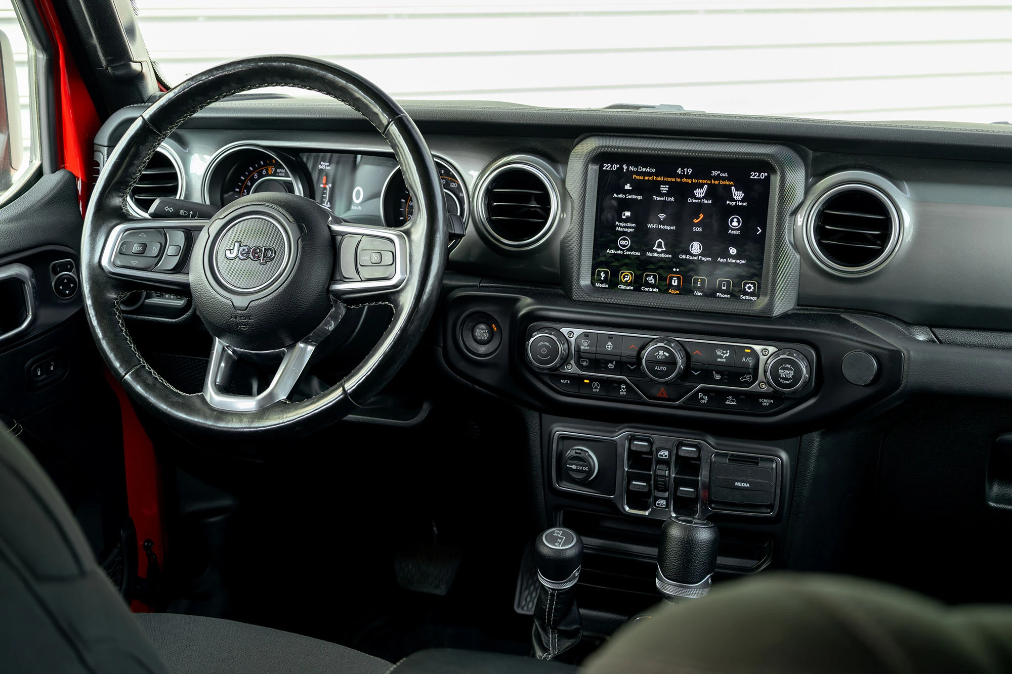 Jeep Wrangler V6 Red