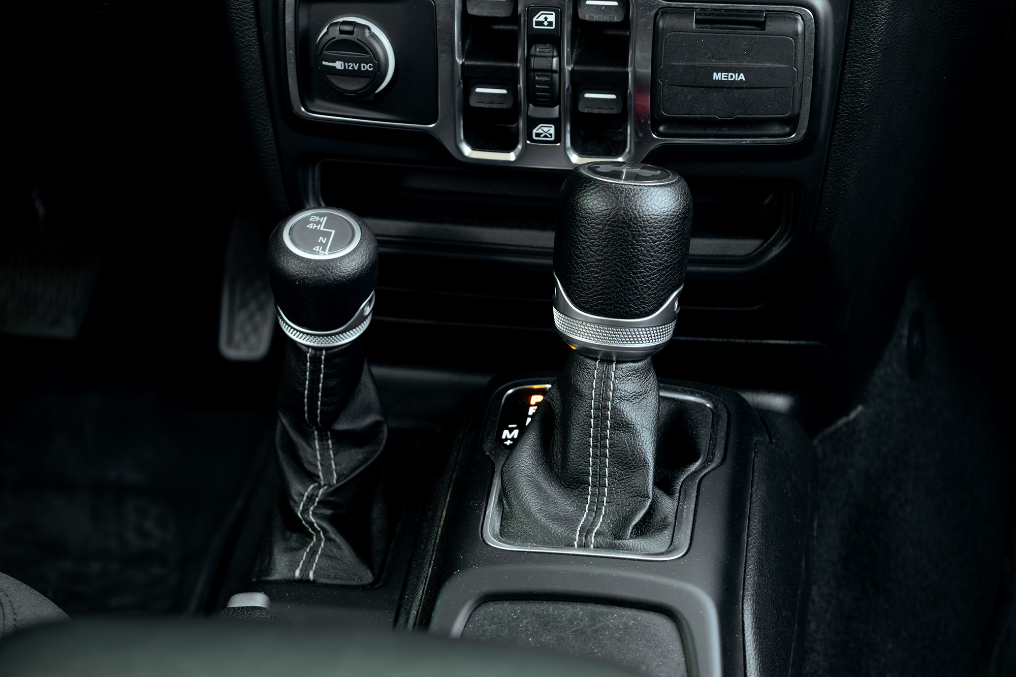 Jeep Wrangler V6 Red