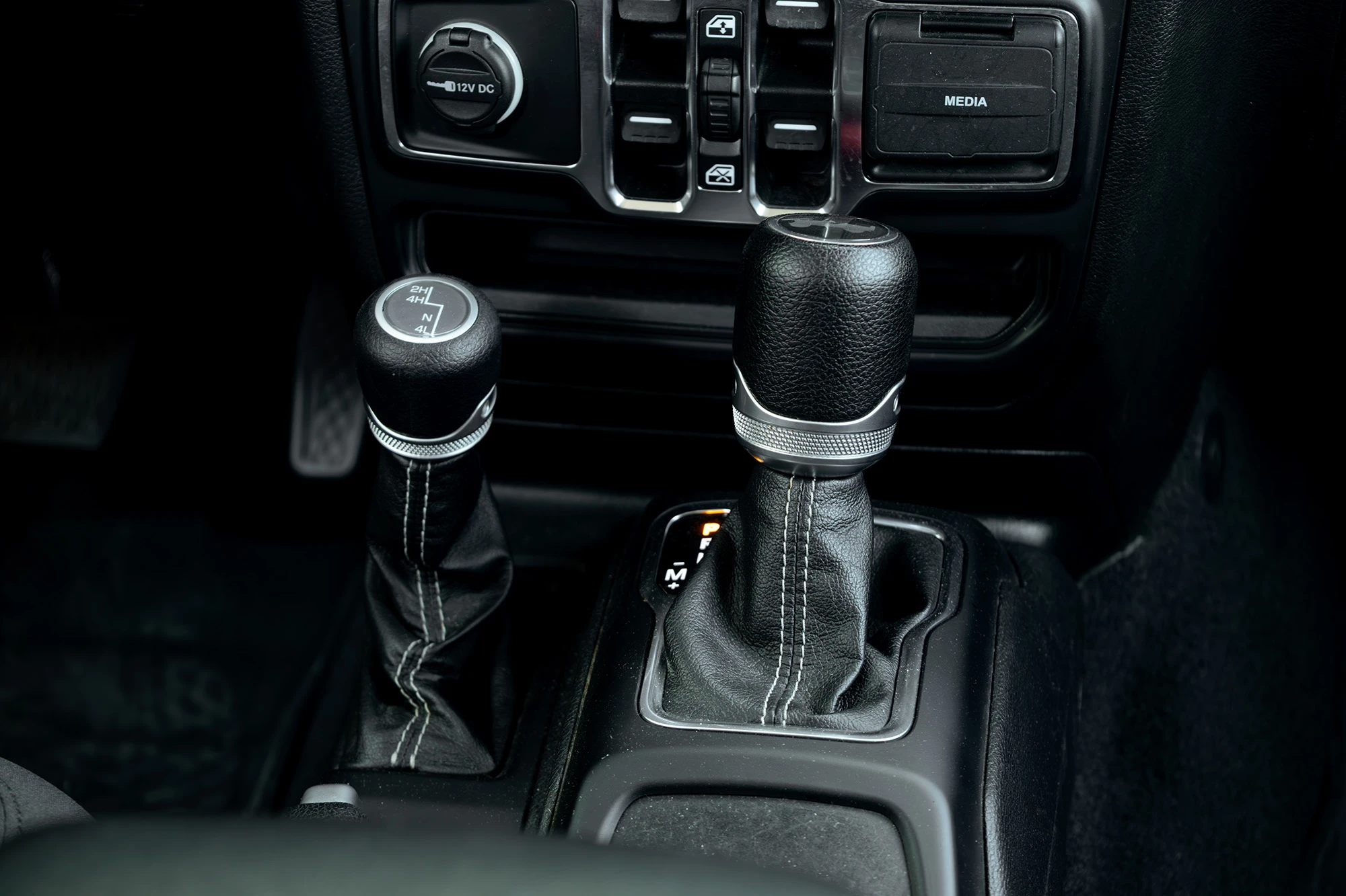 Jeep Wrangler V6 Red