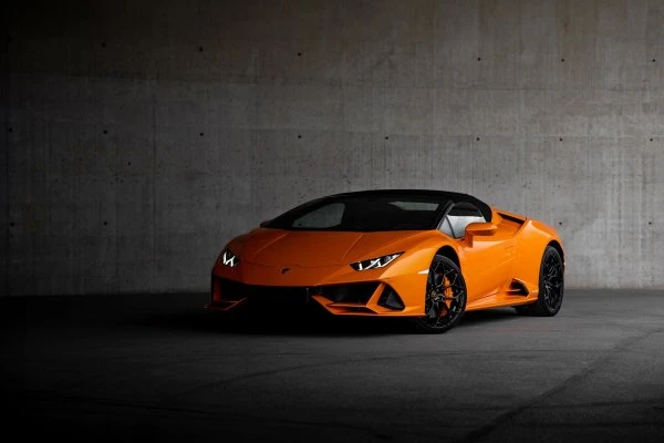 Noleggio Lamborghini Huracan LP610 Evo Spyder Orange a Dubai