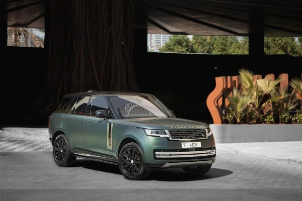 Land Rover Range Rover HSE зеленый матовый