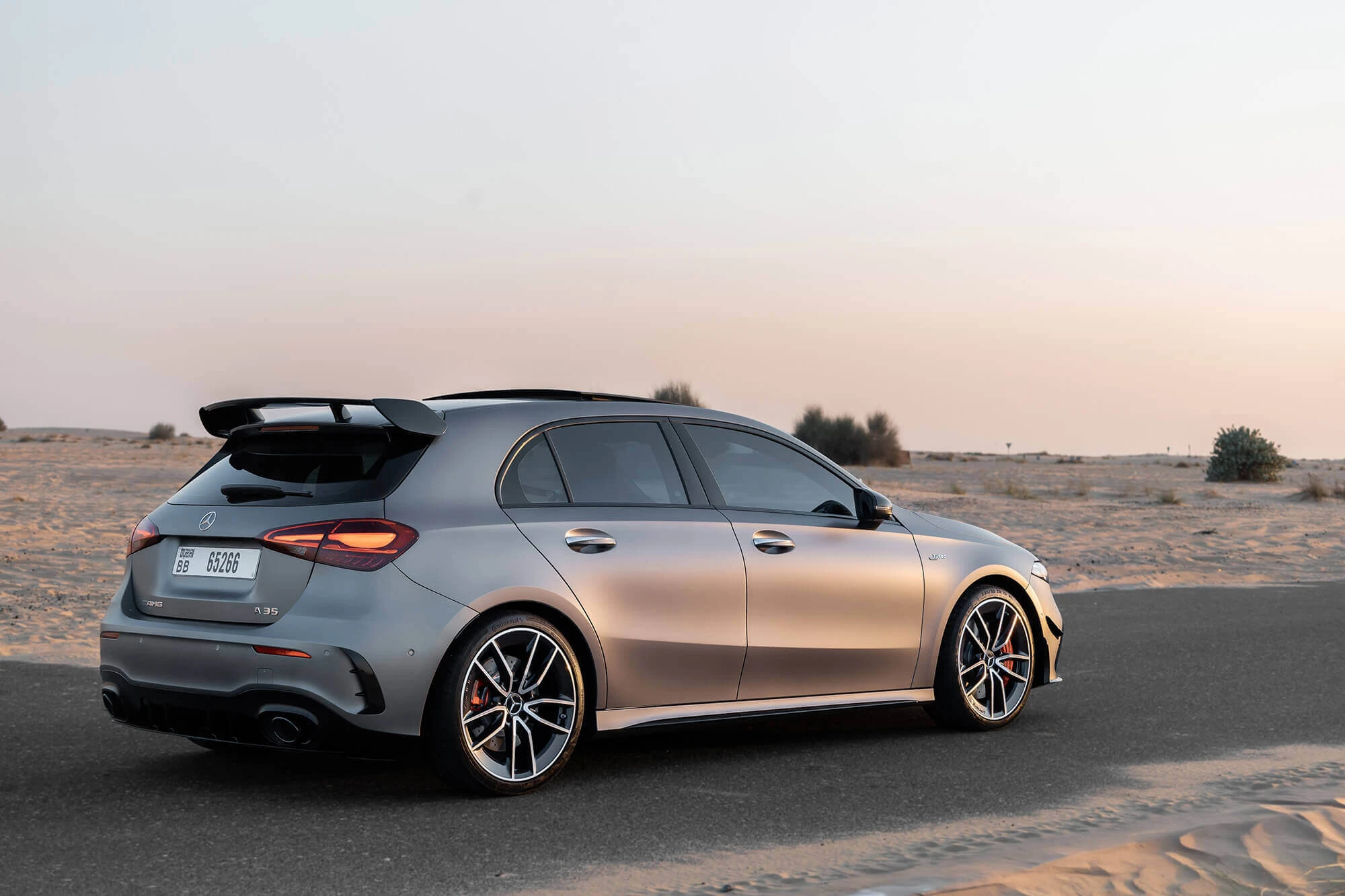 مرسيدس A35 AMG A35 AMG رمادي غير لامع