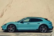 Porsche Taycan Turbo S Cross Turismo Blauw