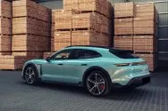 Porsche Taycan Turbo S Cross Turismo Blauw