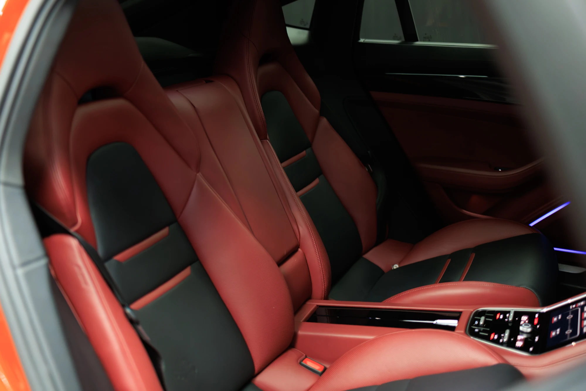 Porsche Panamera 4 Hybrid Orange
