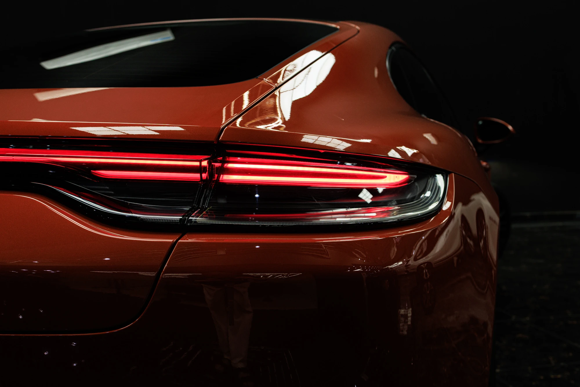 Porsche Panamera 4 Hybrid Orange