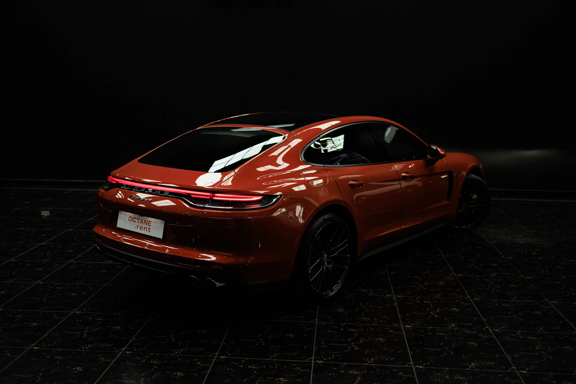 Porsche Panamera 4 Hybrid Orange