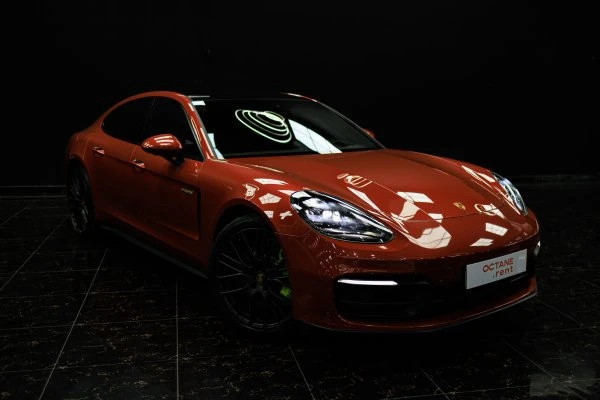Porsche Panamera 4 Hybrid Orange