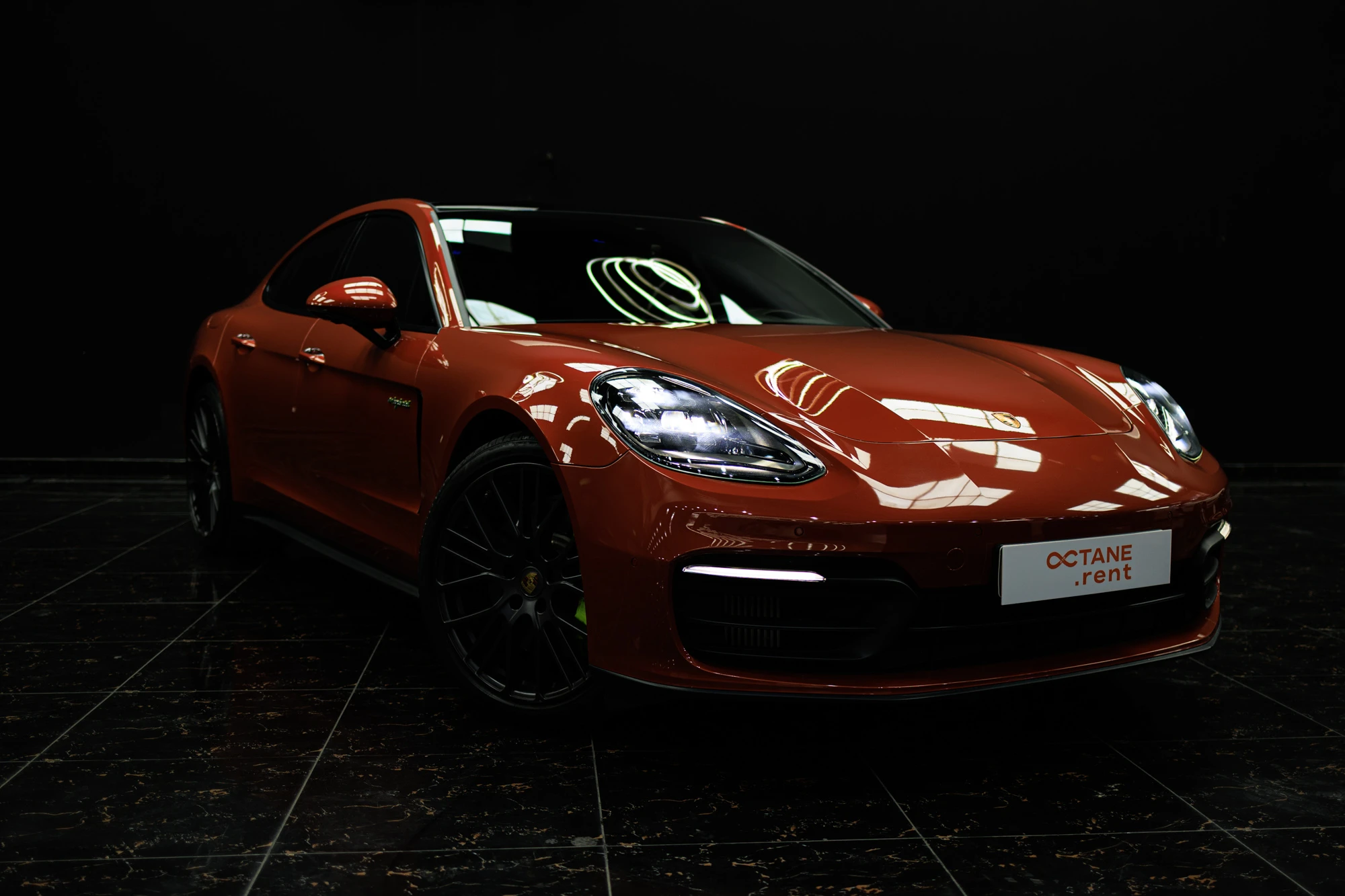 Porsche Panamera 4 Hybrid Orange
