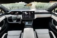 特斯拉 Model S 黑色格子图案