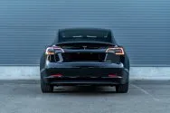 Tesla Model 3 a lunga autonomia con doppio motore nero