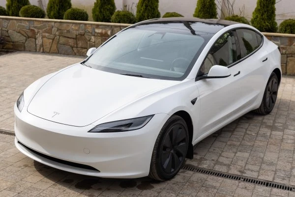 Tesla Model 3 Weiß