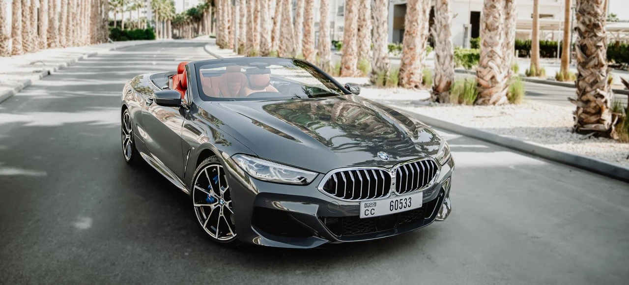 BMW 840i Coupé Cinzento