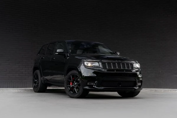 Jeep Grand Cherokee SRT Negro