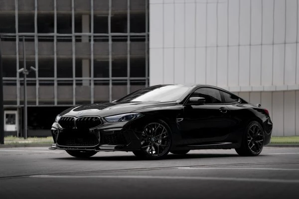 BMW M8 Черный