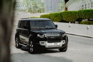 Land Rover Defender Siyah