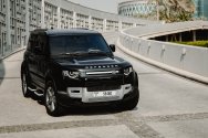 Land Rover Defender Black