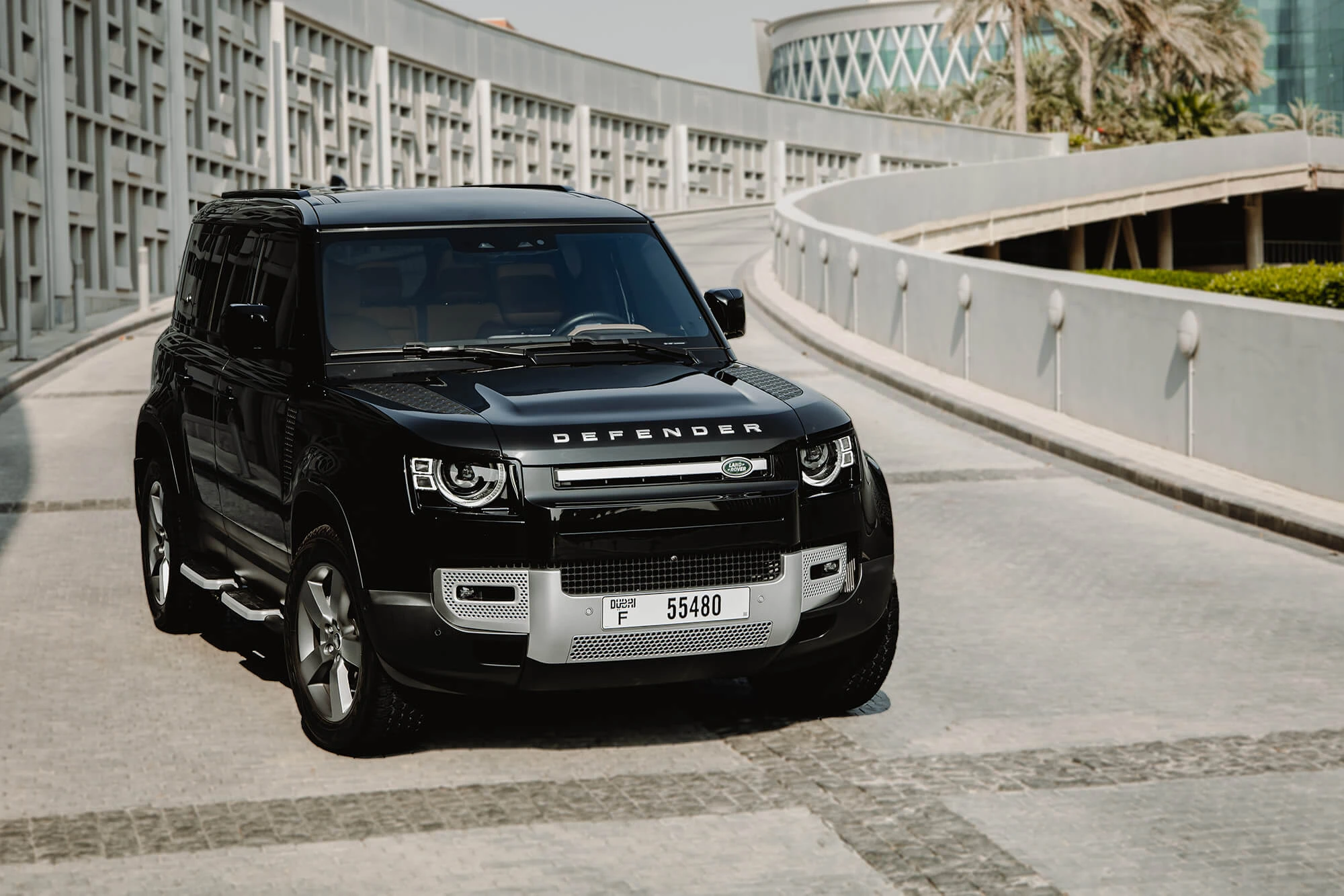 Land Rover Defender Siyah