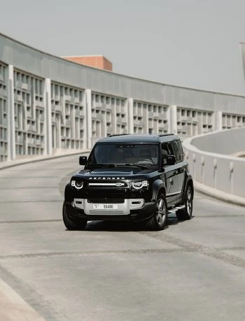 لاند روڤر ديفندر أسود