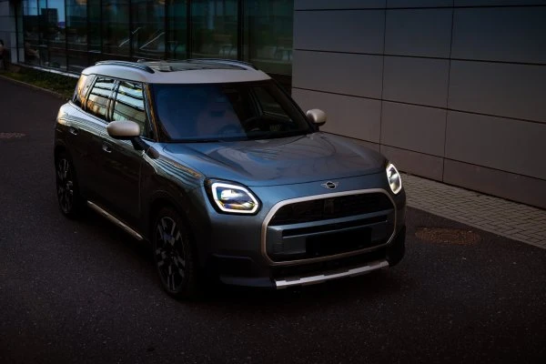 Mini Countryman E Grijs