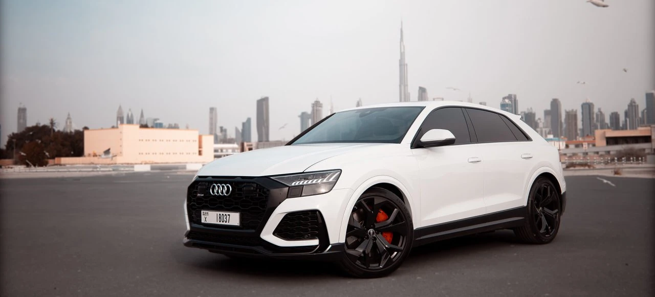 أودي RSQ8 أبيض