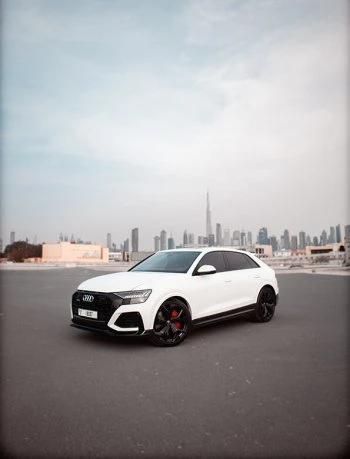 أودي RSQ8 أبيض