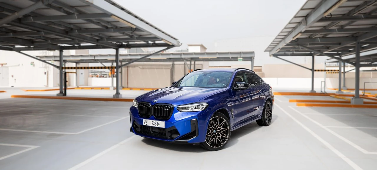 BMW X4M Competition X4M أزرق داكن اللون الأزرق الداكن