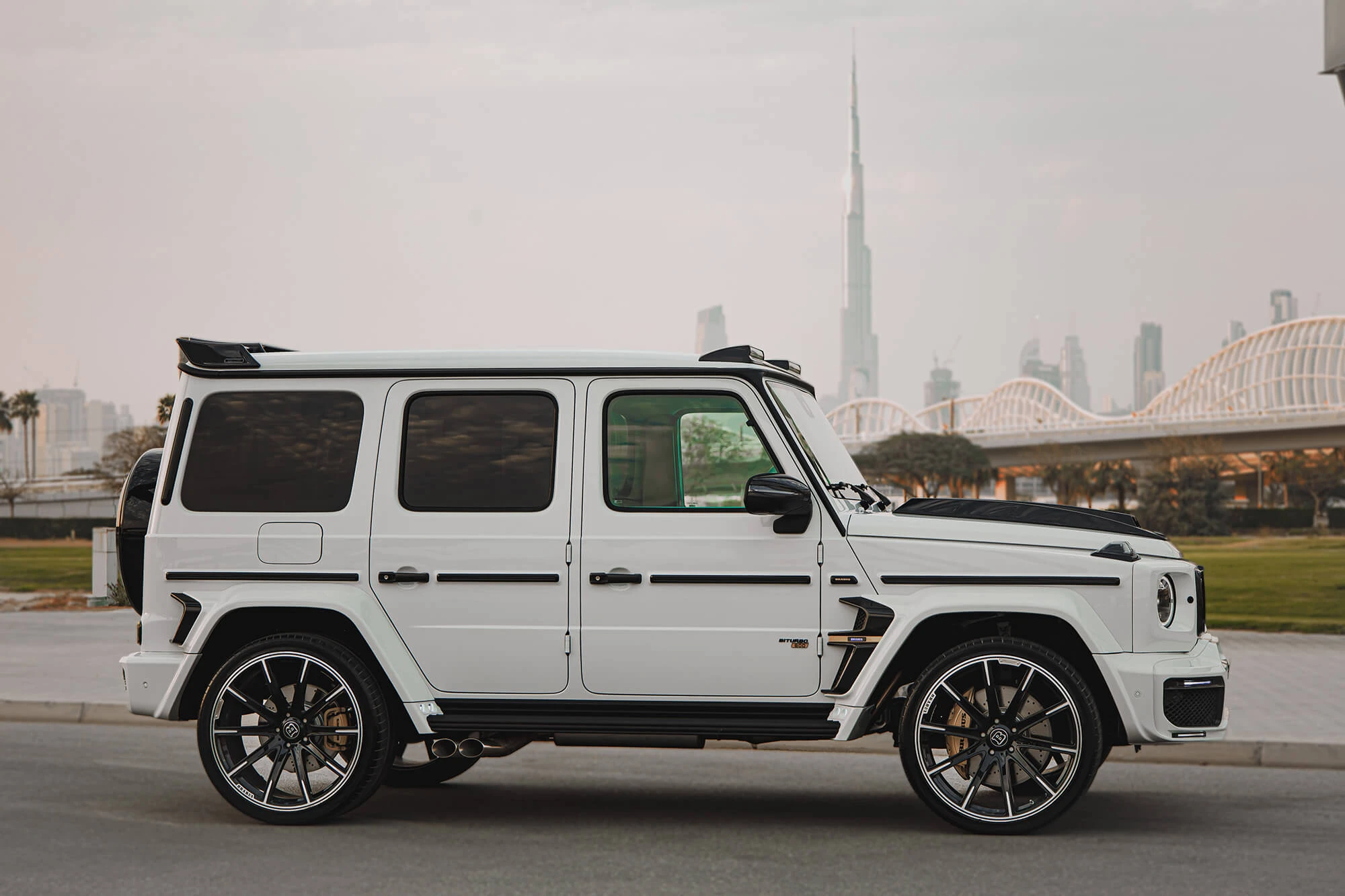 Mercedes G-Class Brabus 800 Carbon Kit White & Black